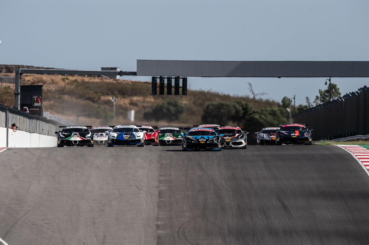 Wartique, Grotz, Grouwels e “Alex Fox” al top in Gara 1 a Portimão
